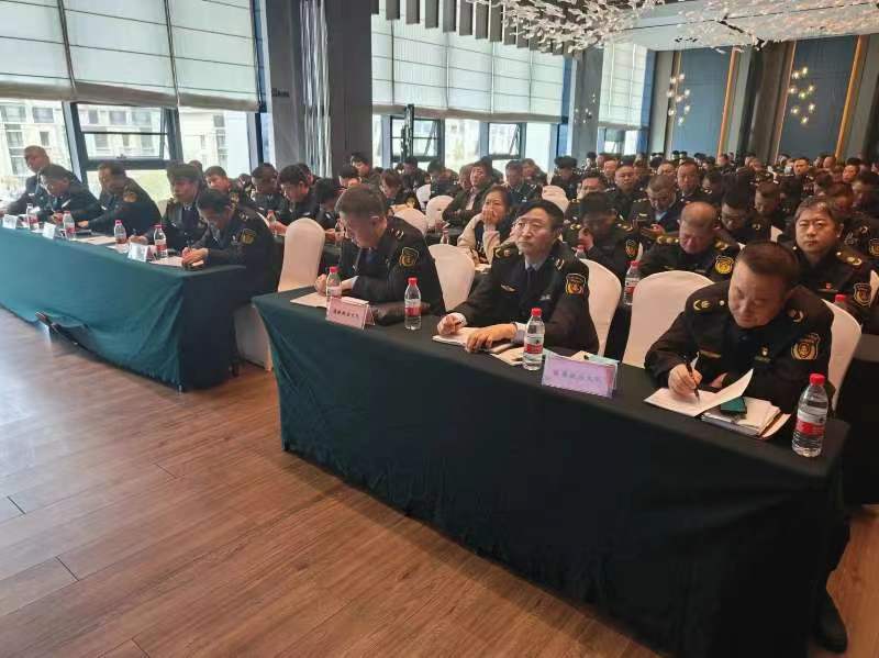 补短板、提素质、强化执法队伍建设