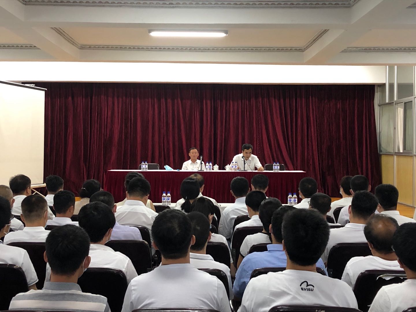 李小刚副厅长为我院全体党员讲党课